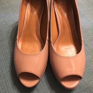 Clarks Nude Patent Leather Platform Pumps 8.5